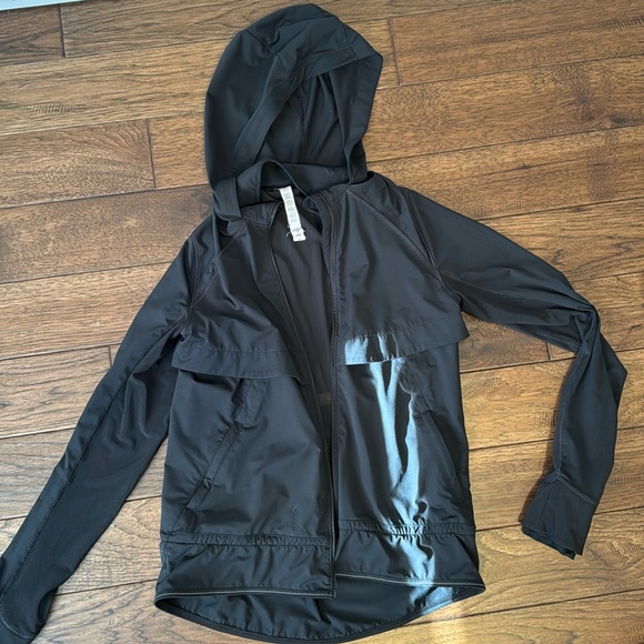 Lululemon kicking asphalt jacket size 4 - Picture 1 of 4